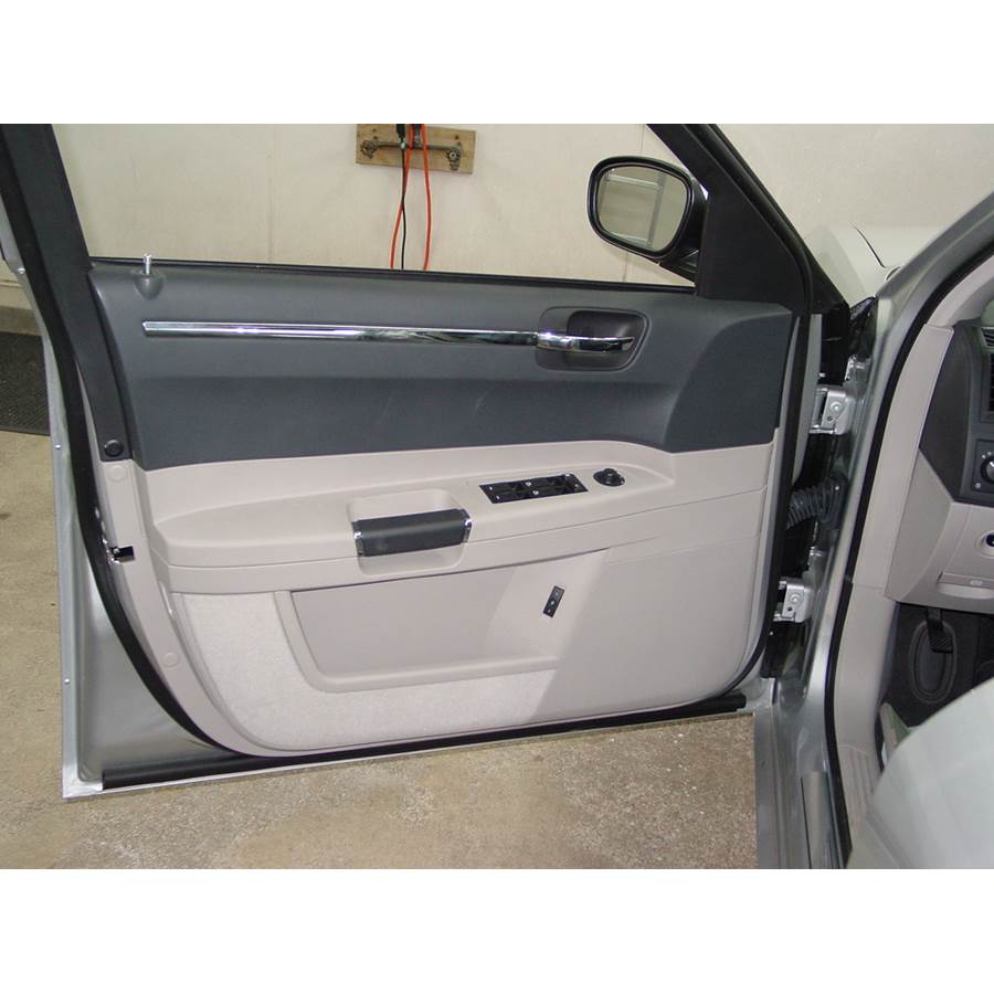 2007 Chrysler 300 Front door speaker location