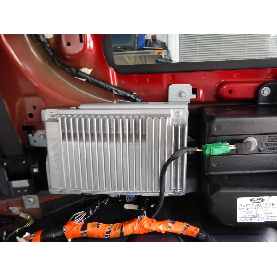 2015 Ford Flex Factory amplifier