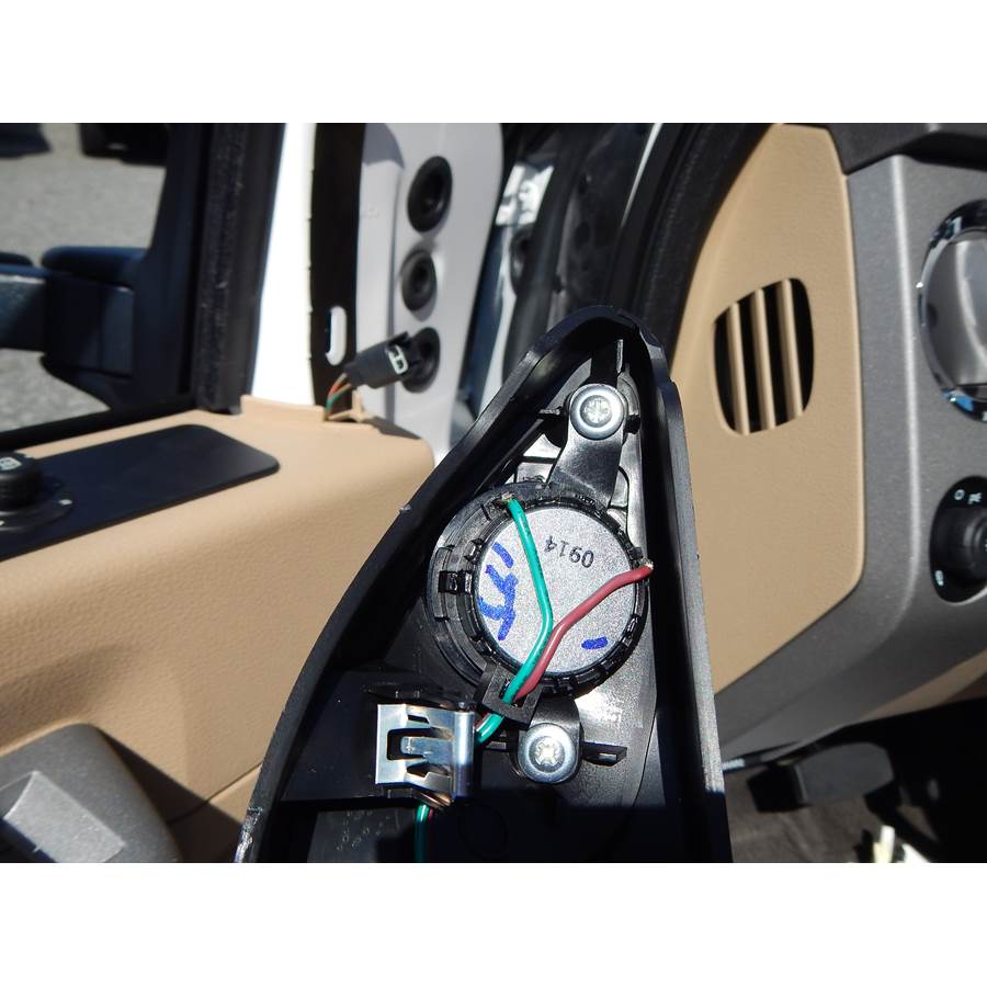 2015 Ford F-250 Super Duty Front door tweeter