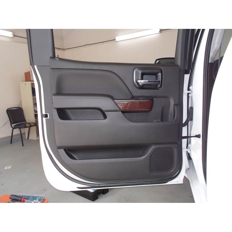 2015 Chevrolet Silverado 2500/3500 Rear door speaker location
