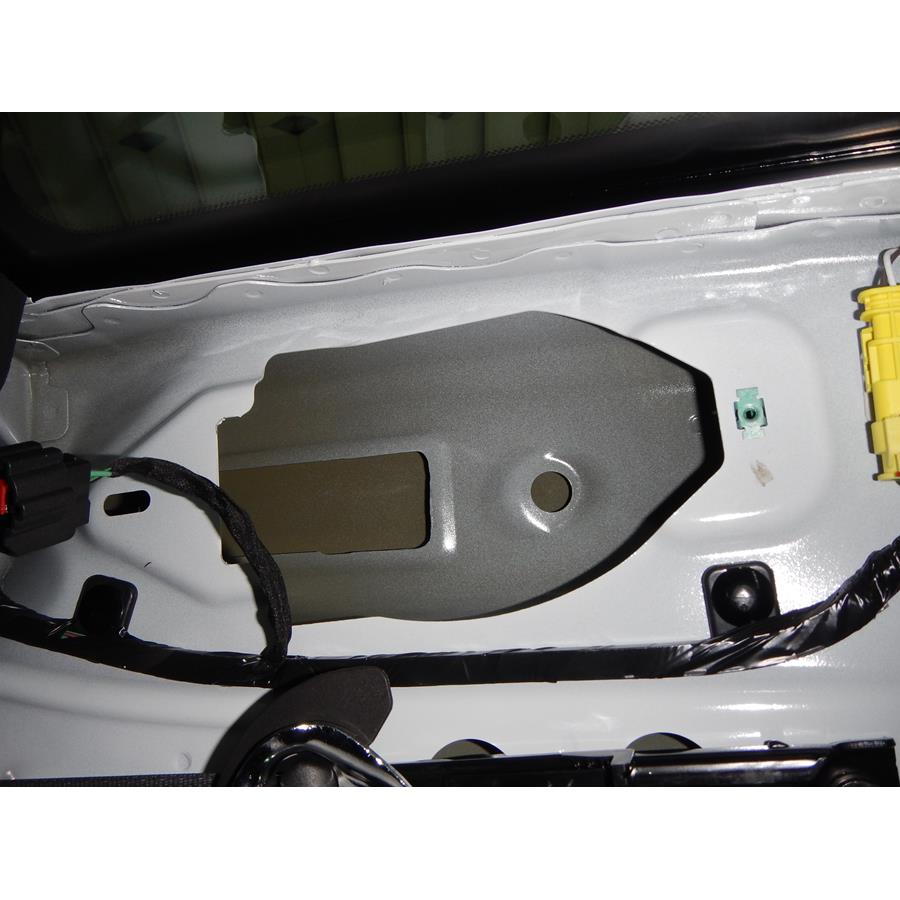 2016 Chevrolet Silverado 2500/3500 Rear cab speaker removed
