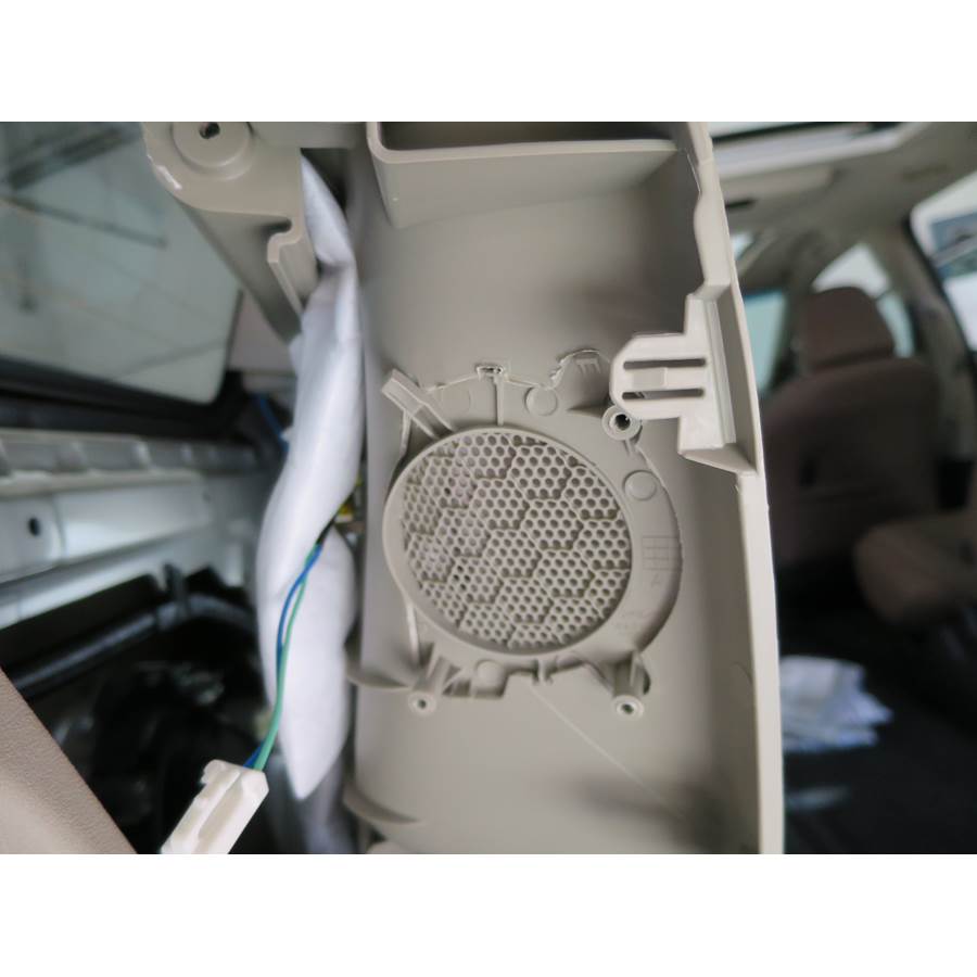 2016 Toyota Sienna Far-rear side speaker removed