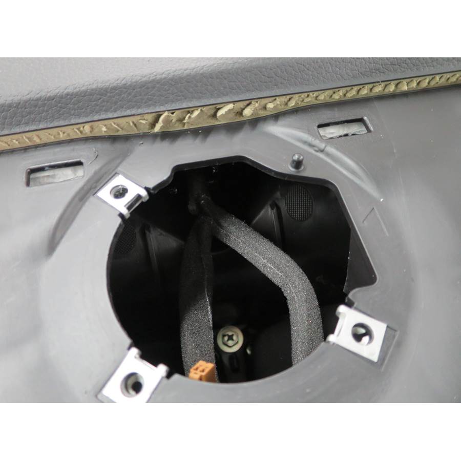 2018 Nissan Titan Center dash speaker removed