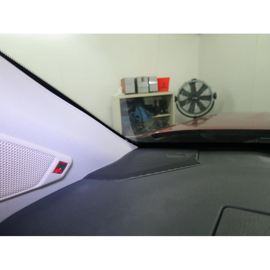2016 Nissan Titan XD Dash speaker location