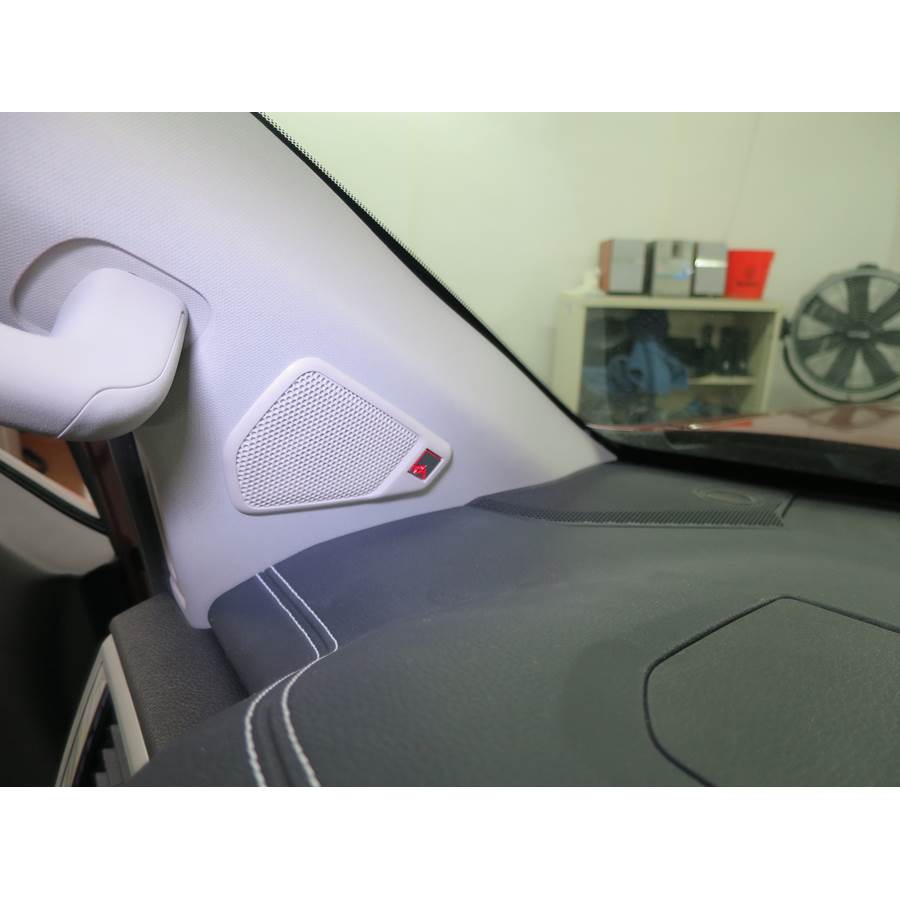 2016 Nissan Titan XD Front pillar speaker location