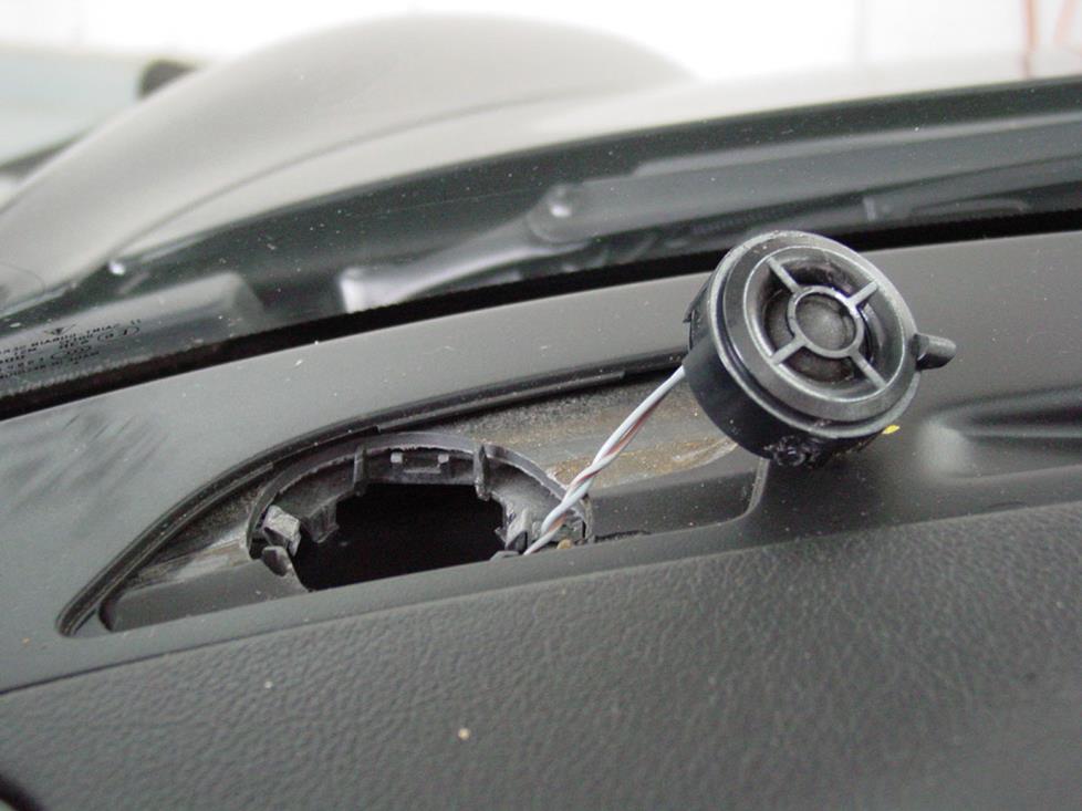 porsche boxster dash corner speaker