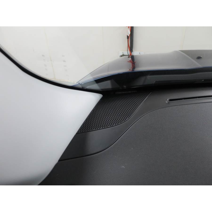 2015 Jeep Renegade Dash speaker location