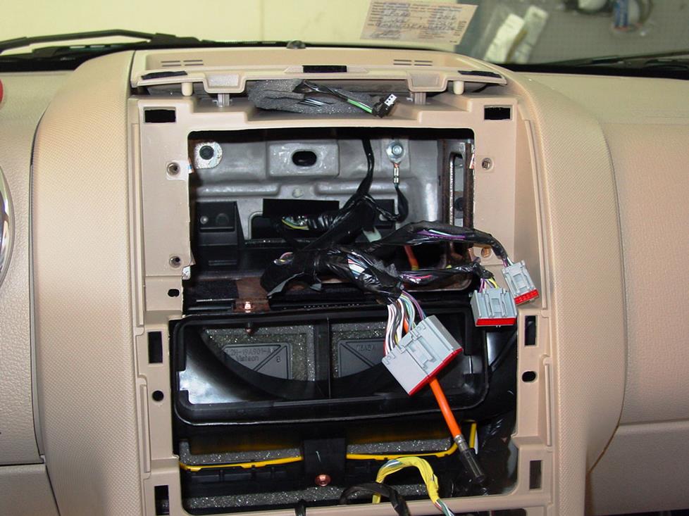 2006 Ford Explorer Radio Wiring Harness Diagram from images.crutchfieldonline.com