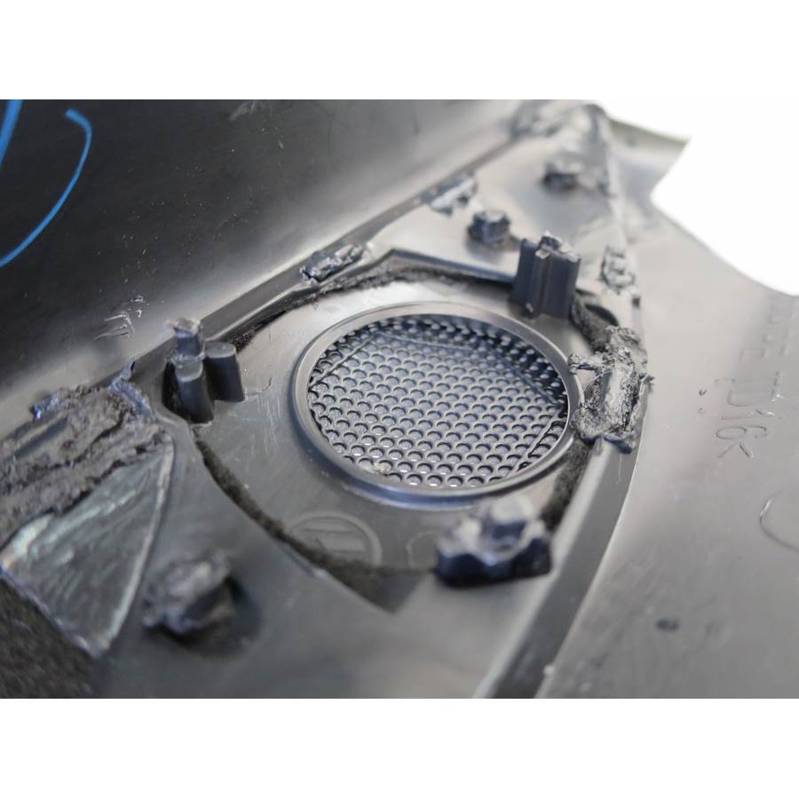 2019 Volkswagen Golf Front pillar speaker removed