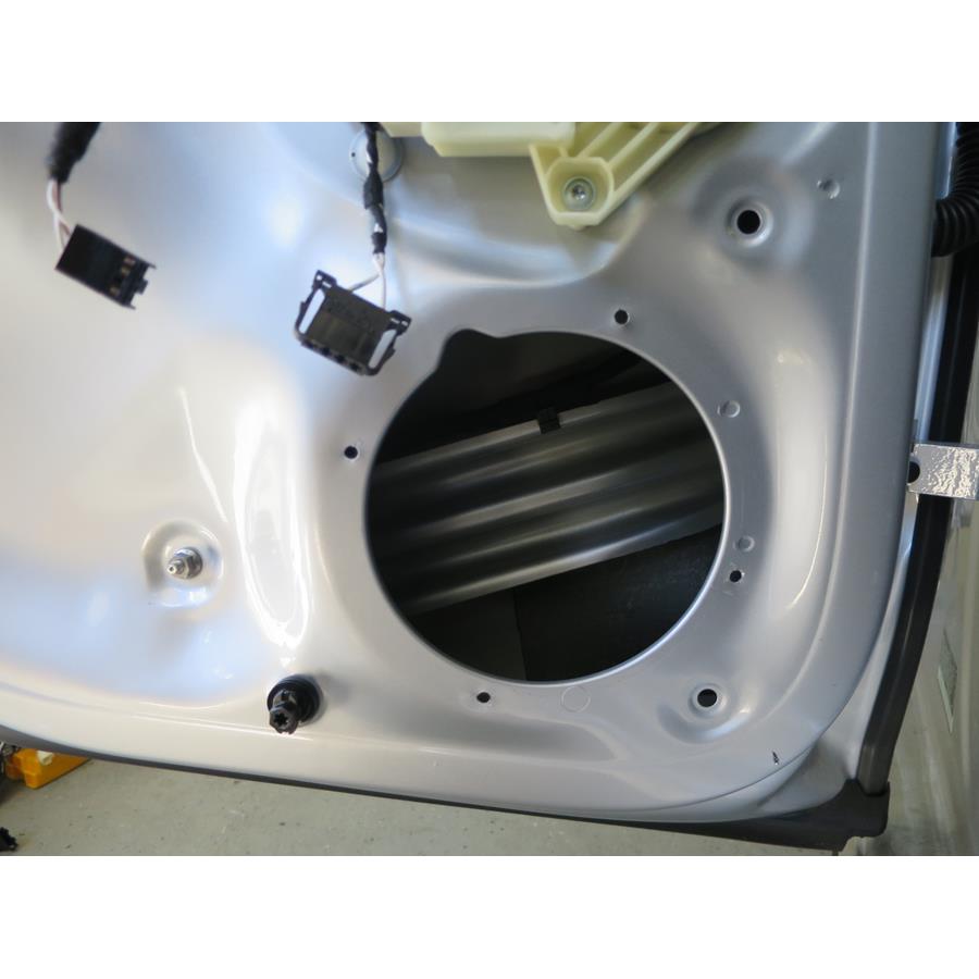 2018 Volkswagen Golf Rear door woofer removed