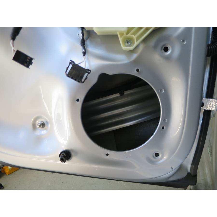 2021 Volkswagen Golf Rear door woofer removed