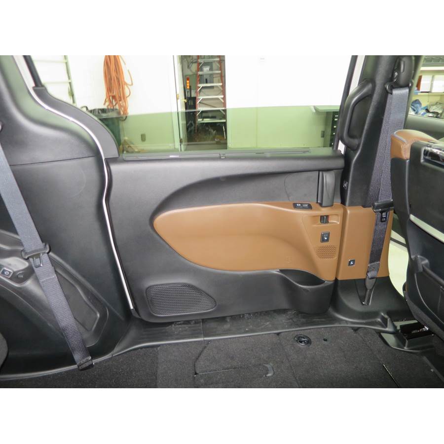 2022 Chrysler Pacifica Rear door tweeter location