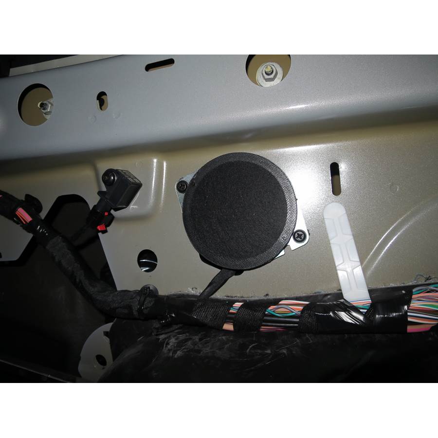 2017 Chrysler Pacifica Mid-rear speaker