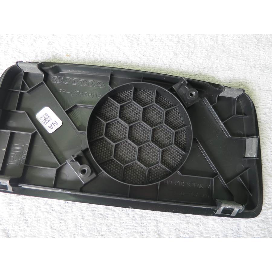 2019 Honda Ridgeline Center dash speaker removed