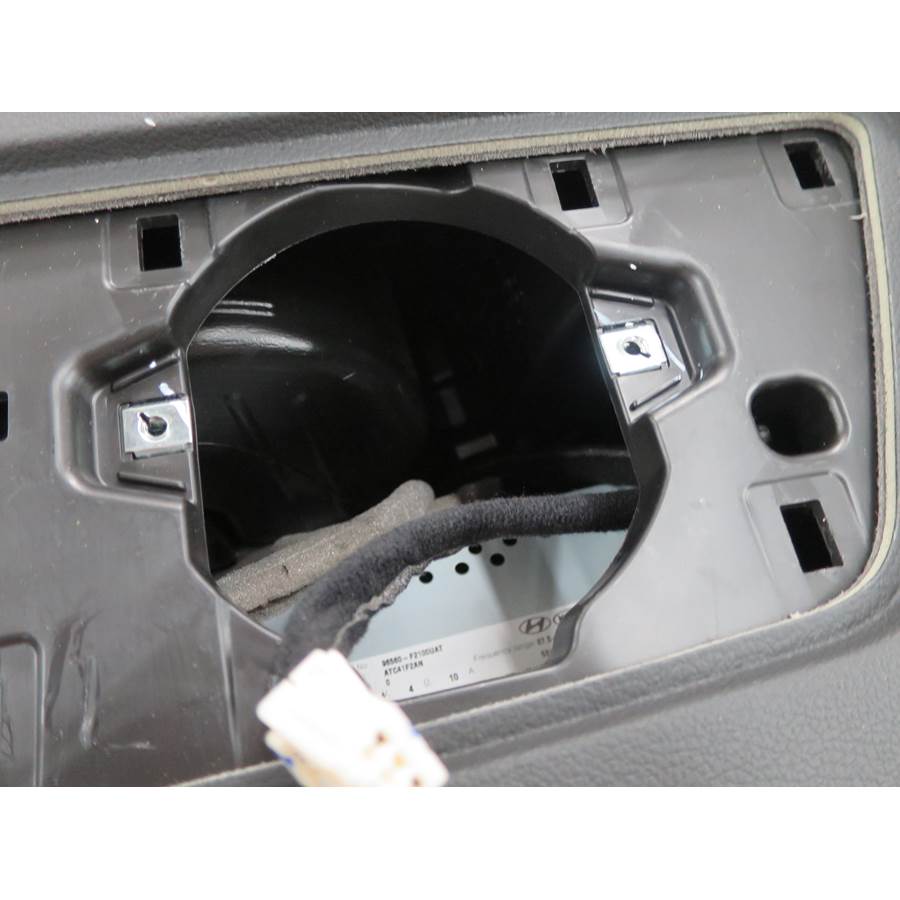 2018 Hyundai Elantra Center dash speaker removed