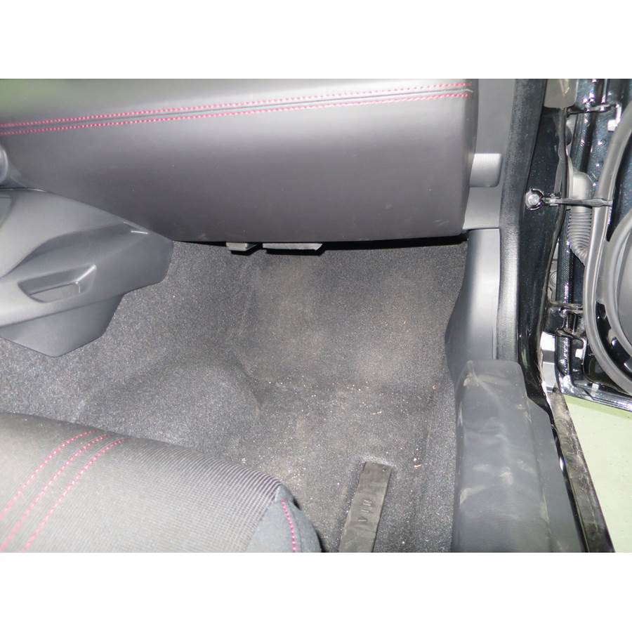 2018 Mazda MX5 Kick panel speaker location