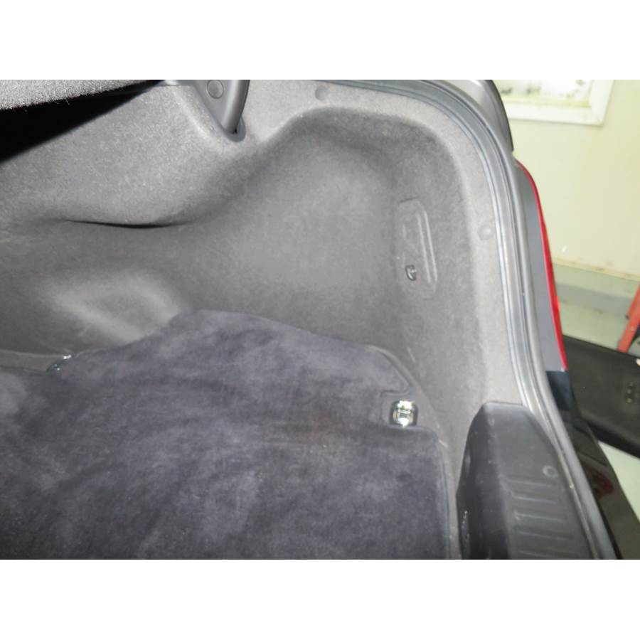 2015 Hyundai Equus Factory amplifier location