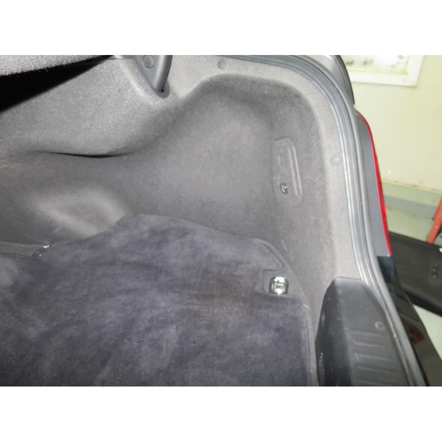2016 Hyundai Equus Factory amplifier location