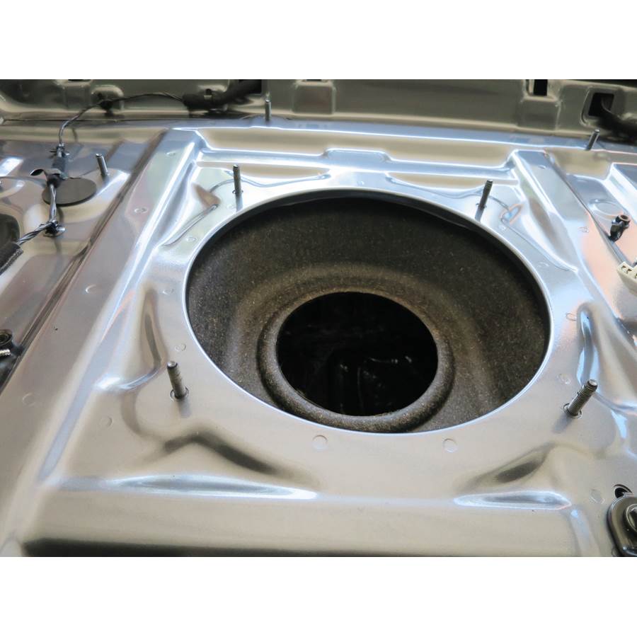 2015 Hyundai Genesis Rear deck center speaker removed