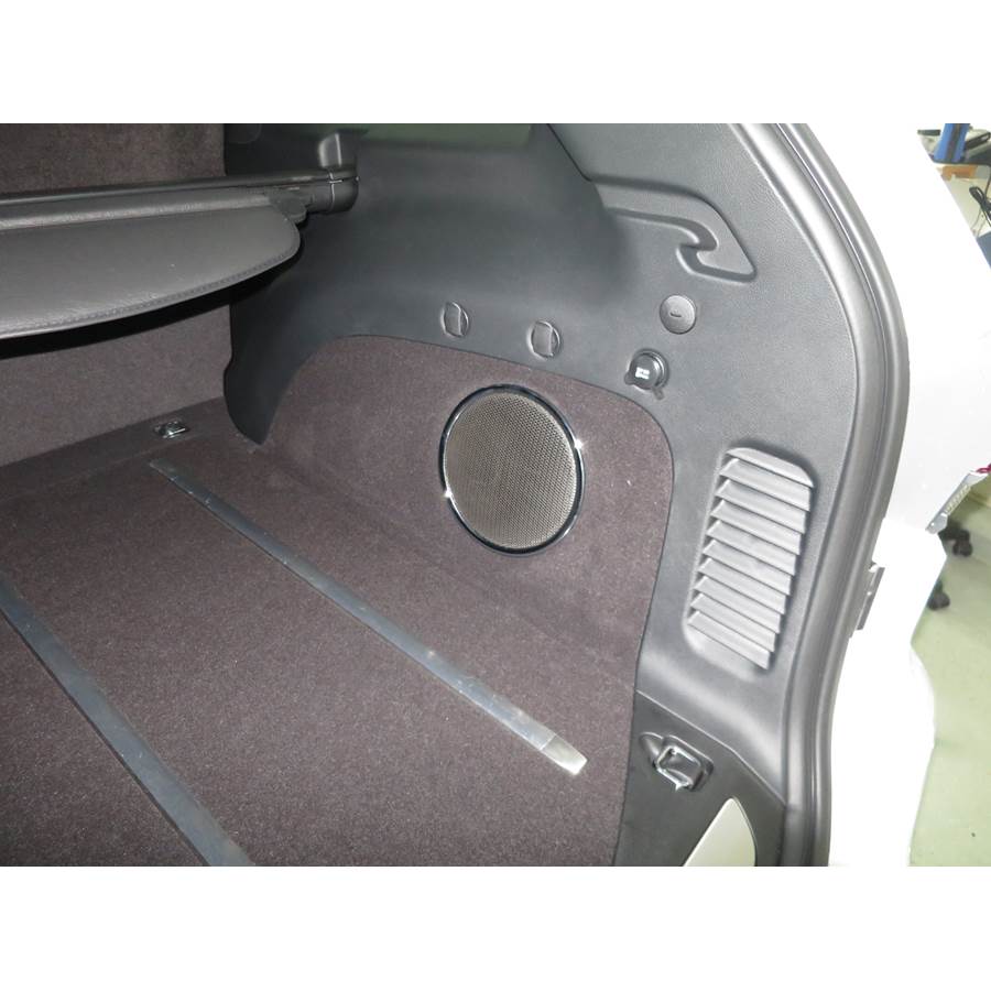 2021 Jeep Grand Cherokee Far-rear side speaker location