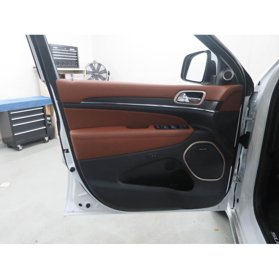 2019 Jeep Grand Cherokee Front door speaker location