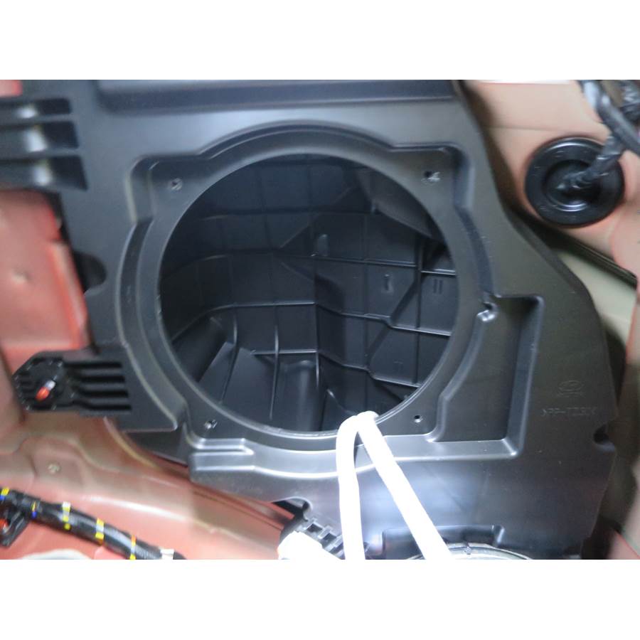 2017 Hyundai Tucson Far-rear side speaker removed