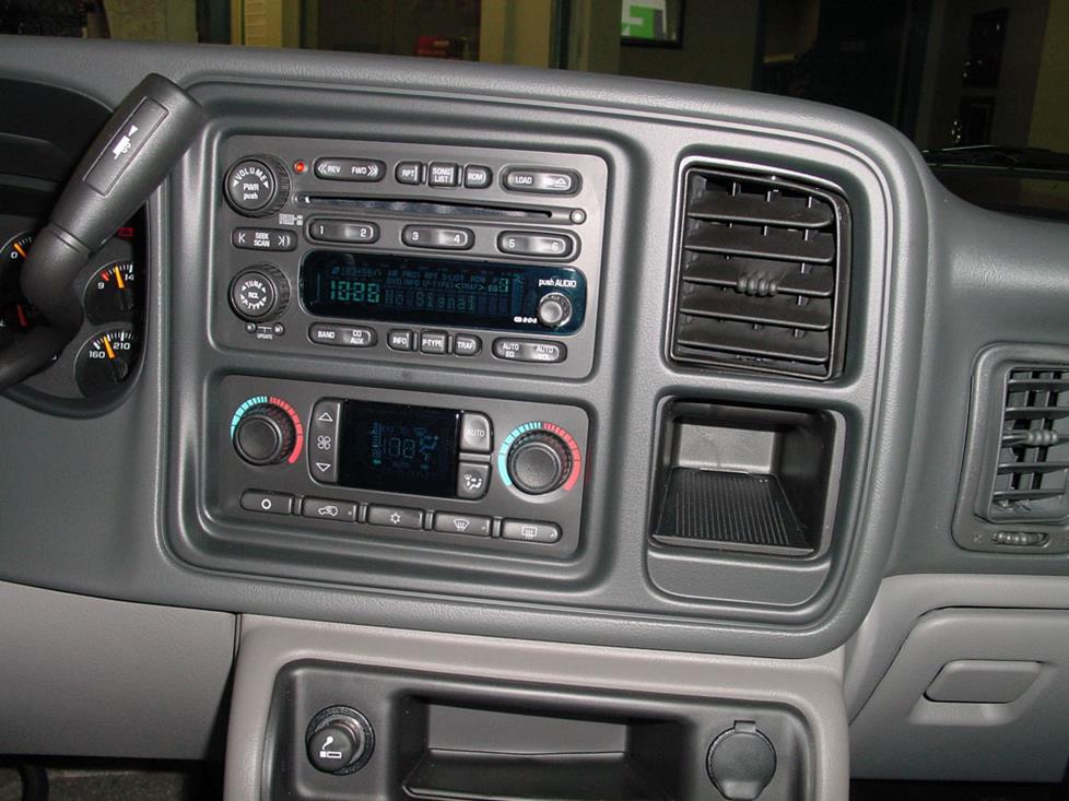 2004 chevy tahoe sound system