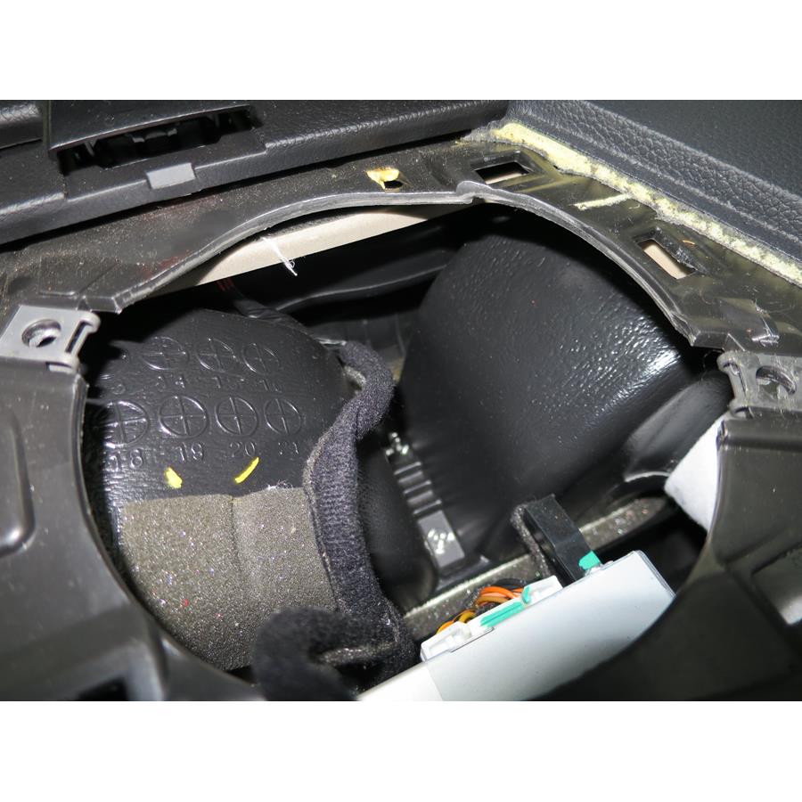 2014 Kia Cadenza Center dash speaker removed