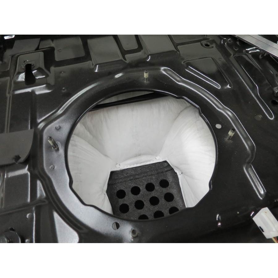 2015 Kia Cadenza Rear deck center speaker removed