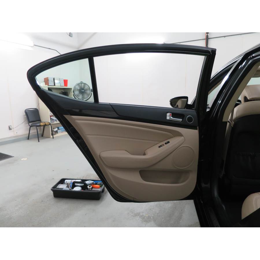 2015 Kia Cadenza Rear door speaker location