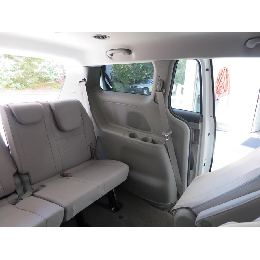 2017 Kia Sedona Mid-rear speaker location