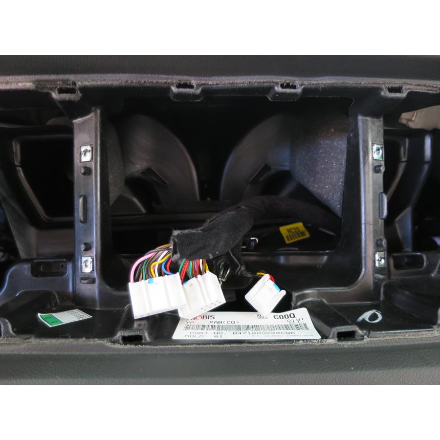 2018 Kia Sedona Factory radio removed