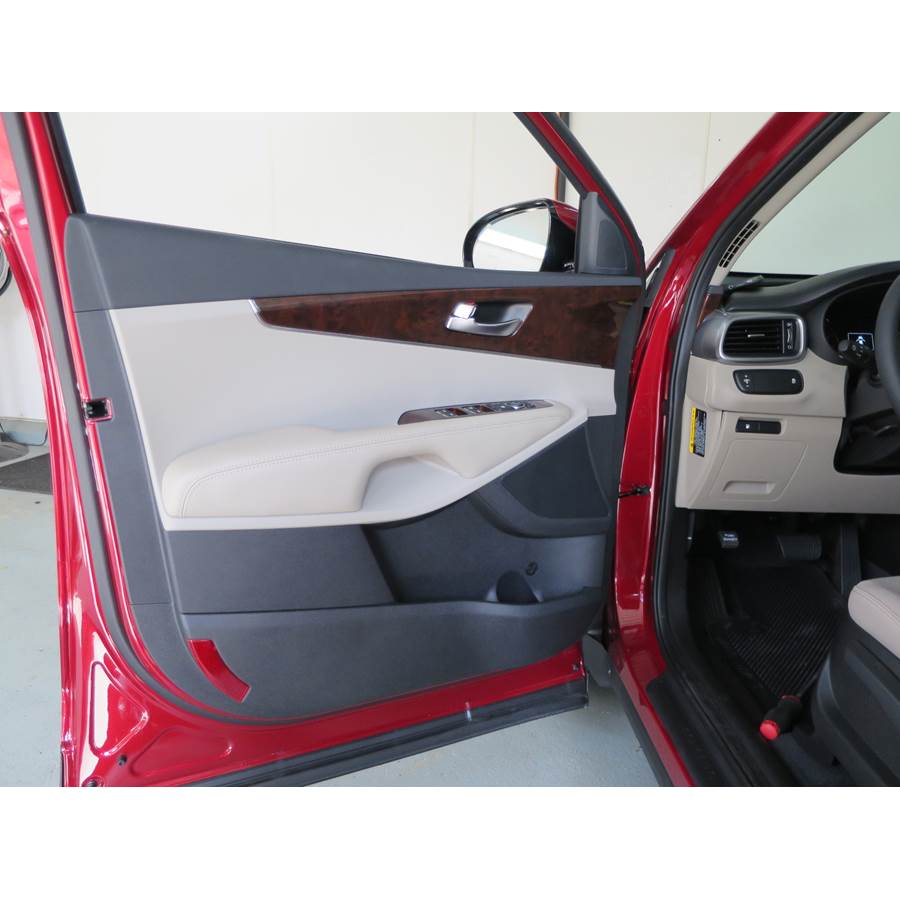 2016 Kia Sorento Front door speaker location