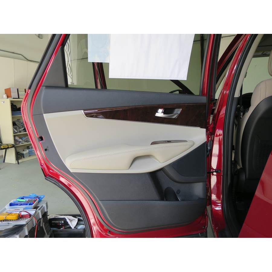 2017 Kia Sorento Rear door speaker location