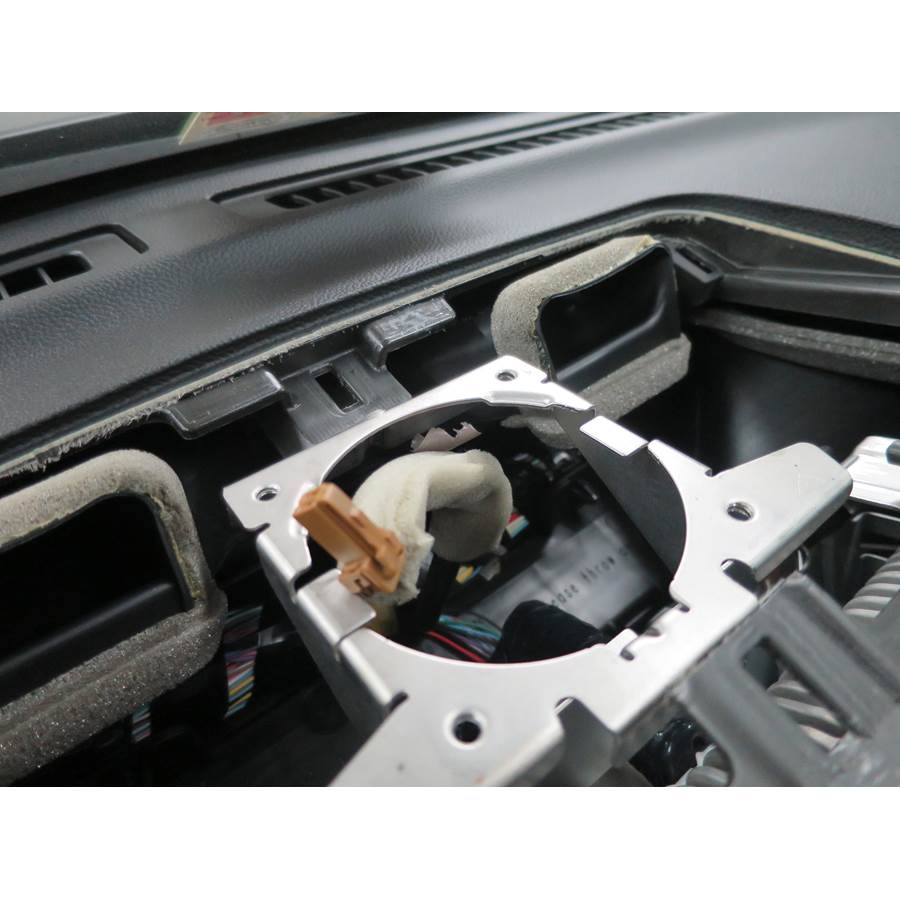 2012 Infiniti M35h Center dash speaker removed