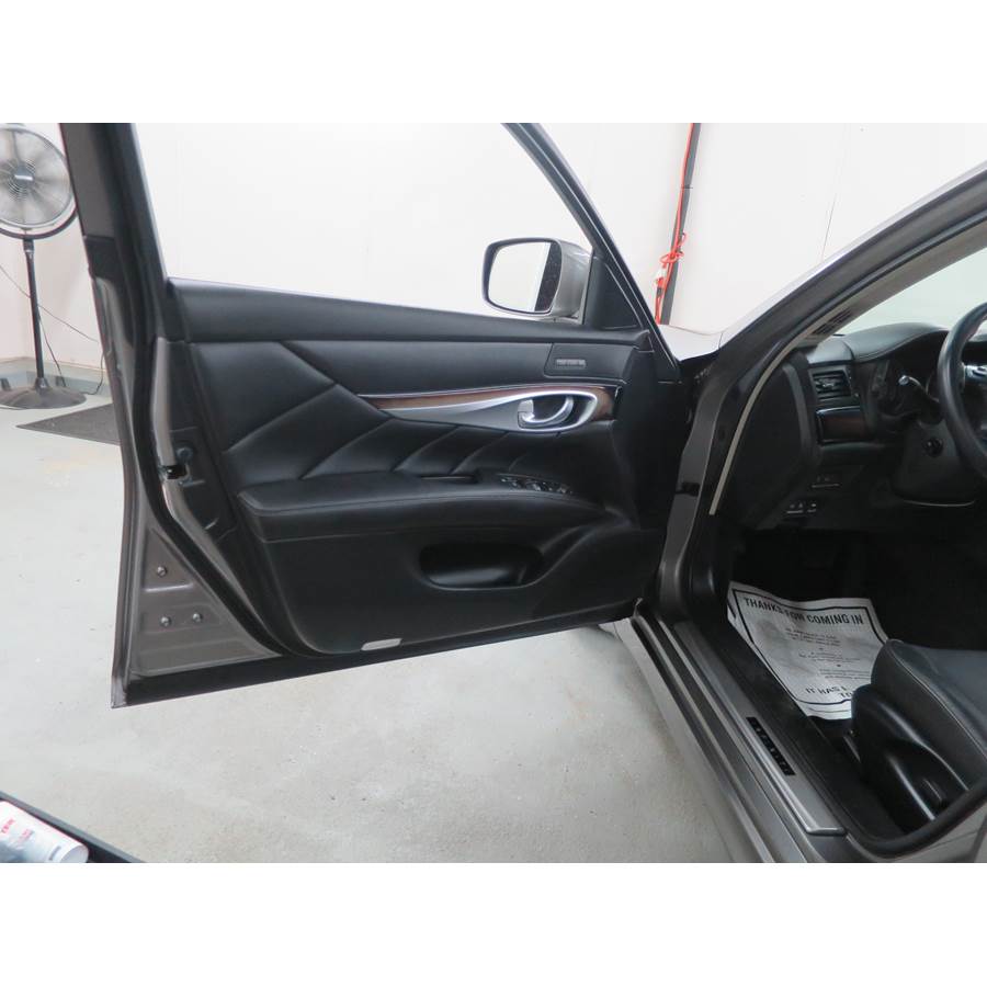 2012 Infiniti M35h Front door speaker location