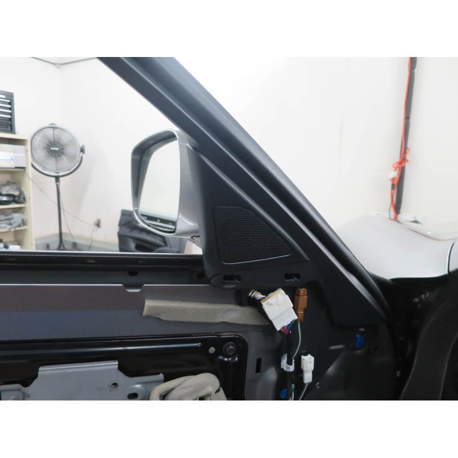 2012 Infiniti M35h Front door tweeter location