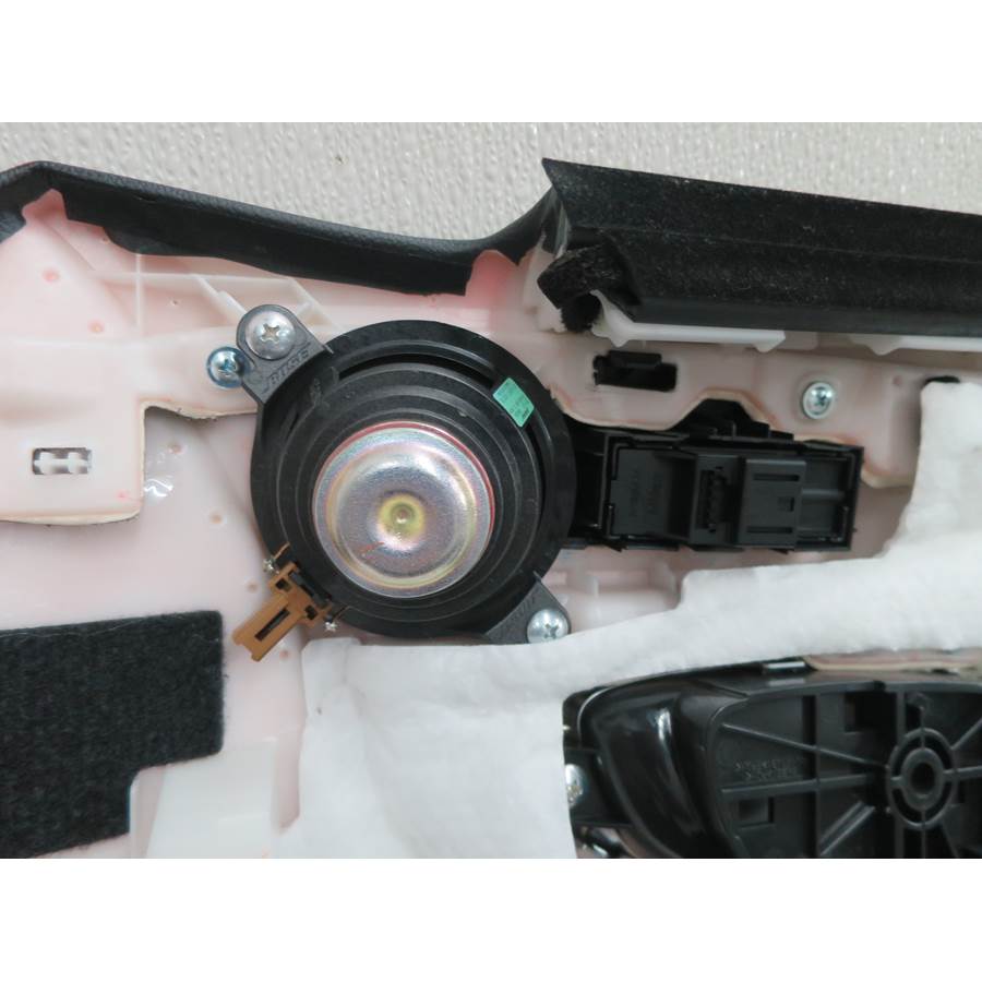 2012 Infiniti M35h Front door midrange