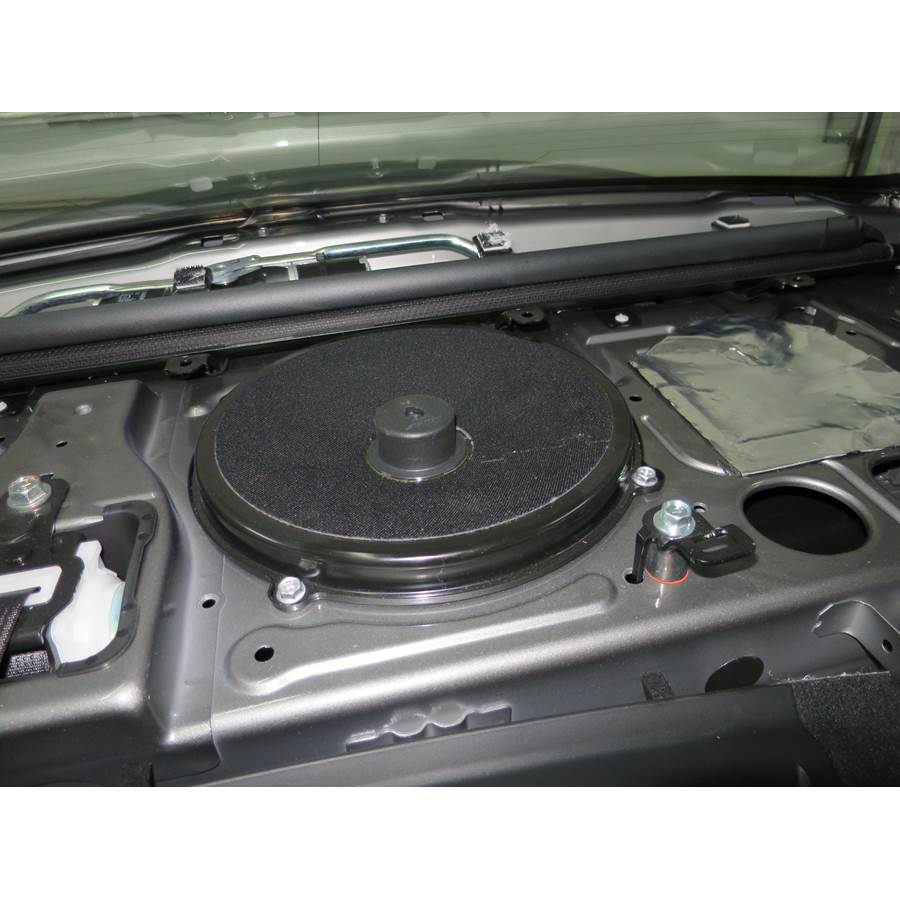 2012 Infiniti M35h Rear deck center speaker