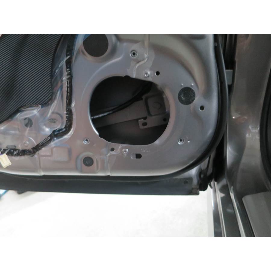 2011 Infiniti M56 Rear door speaker removed