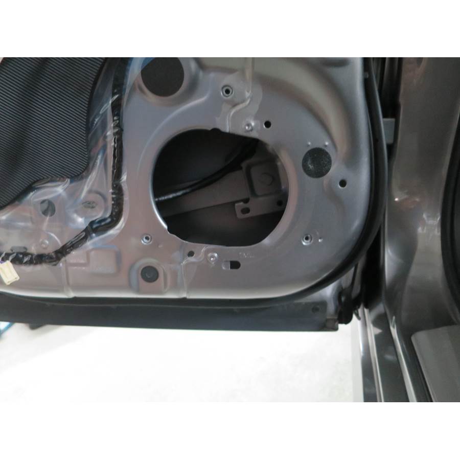 2012 Infiniti M35h Rear door speaker removed