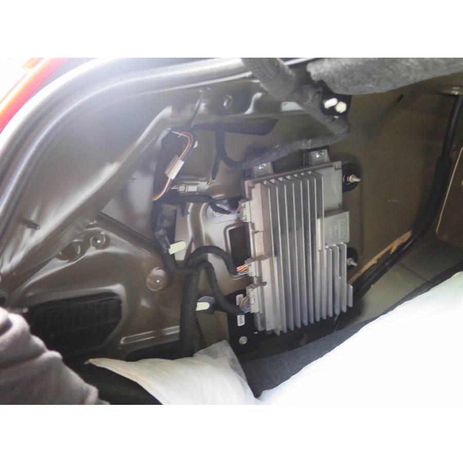 2015 Lincoln MKS Factory amplifier