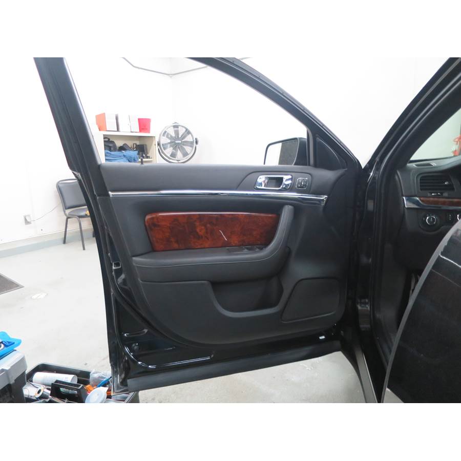 2015 Lincoln MKS Front door speaker location