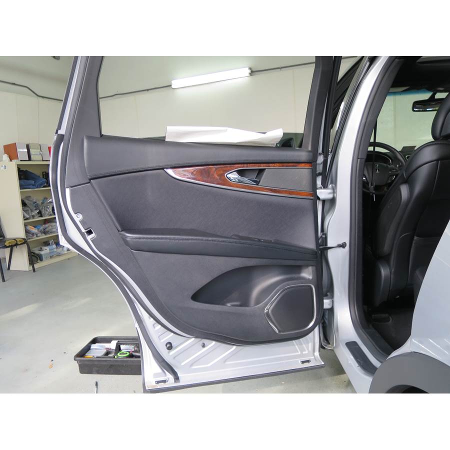 2017 Lincoln MKX Rear door speaker location