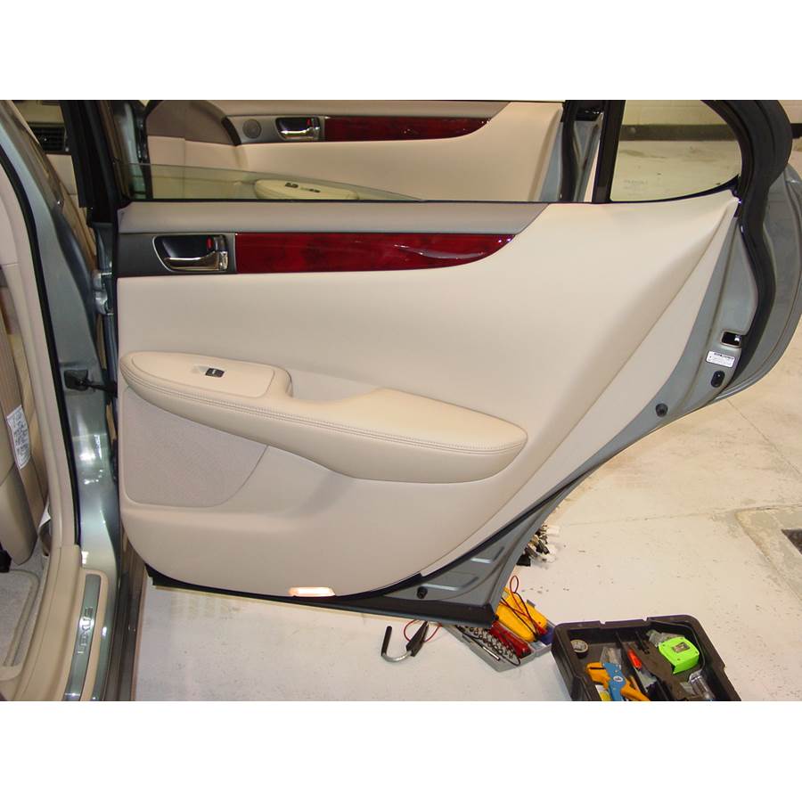 2005 Lexus ES330 Rear door speaker location