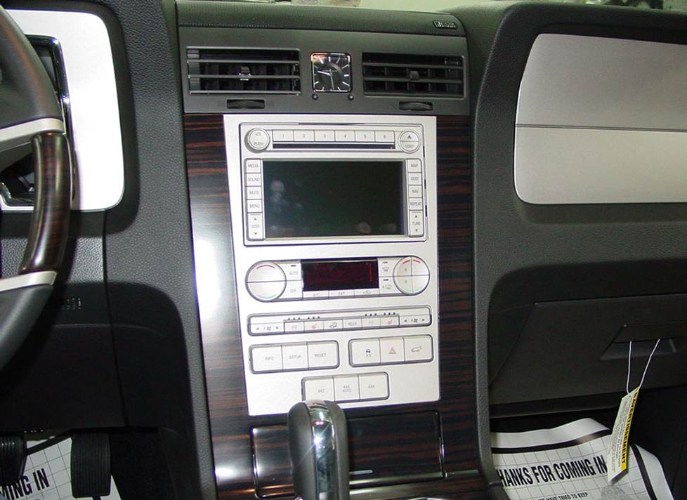 2005 Lincoln Aviator Subwoofer Wiring Diagram from images.crutchfieldonline.com