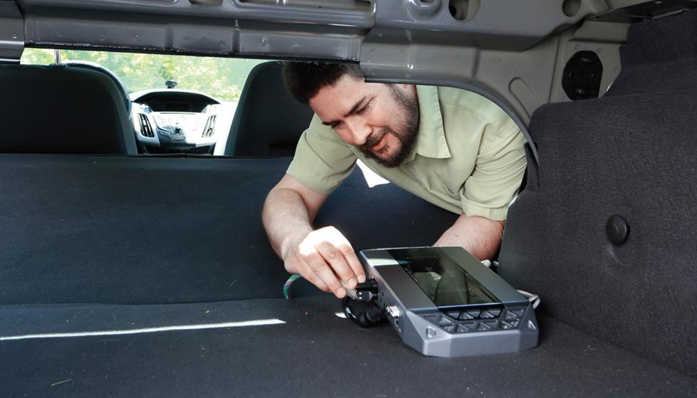 Installing a car amp in the trunk