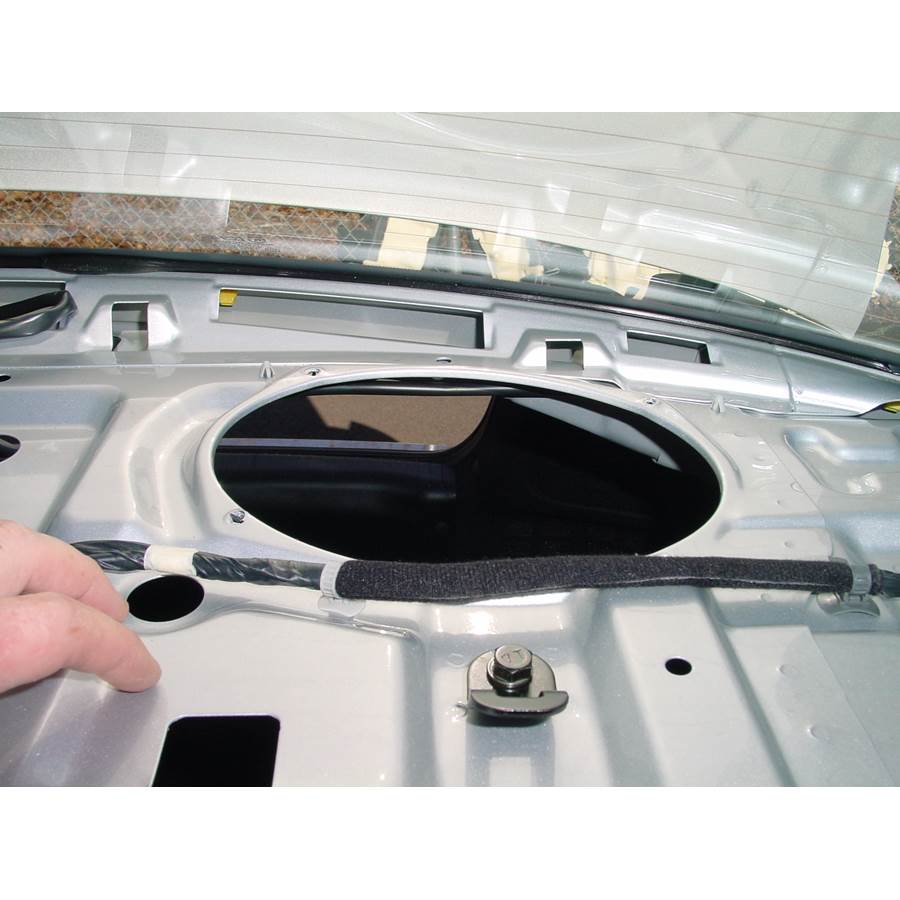 2005 Hyundai Sonata Rear deck speaker removed