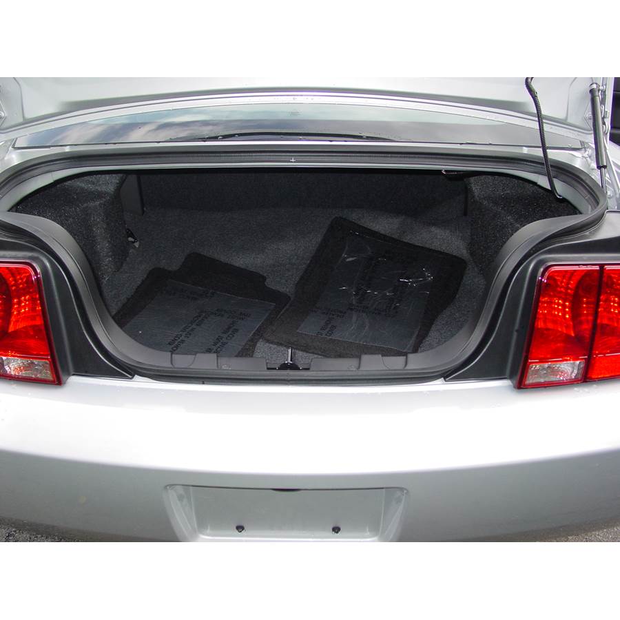2005 Ford Mustang Cargo space