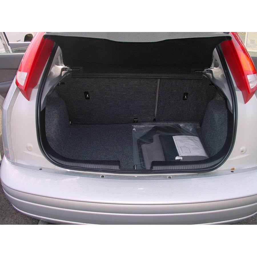 2002 Ford Focus ZX5 Cargo space